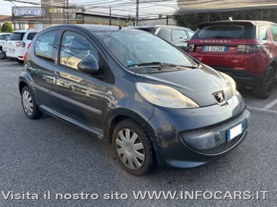 Peugeot 107 68CV 5p. Desir usata