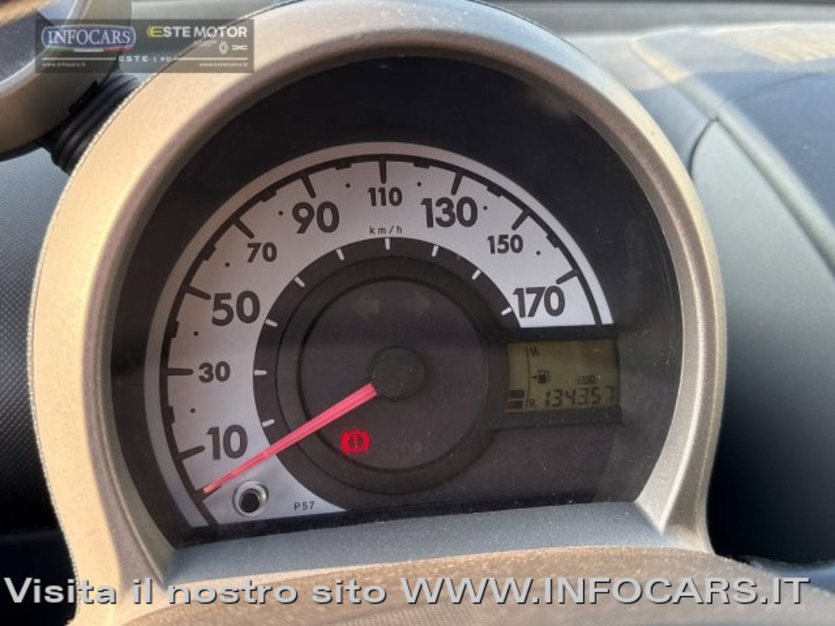 Peugeot 107 68CV 5p. Desir (9)