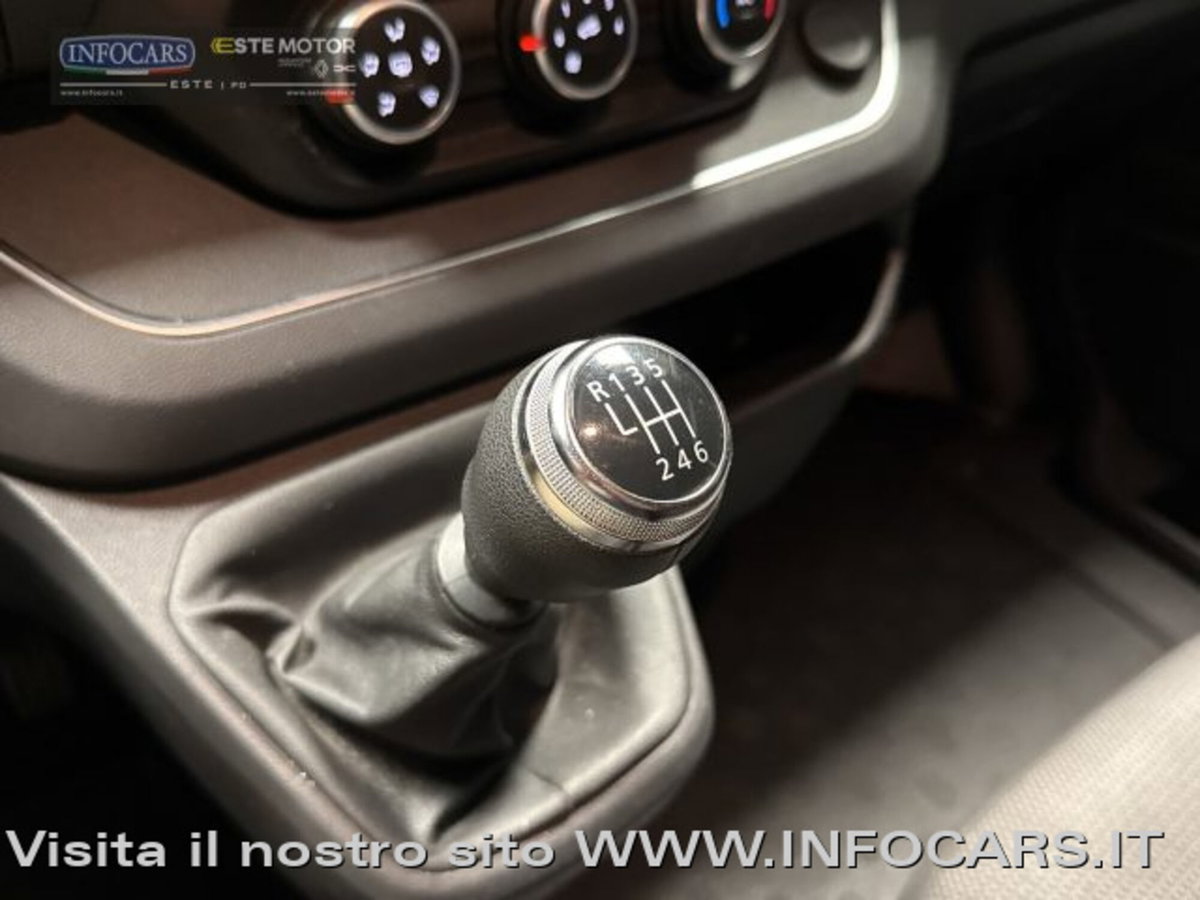 Nissan Primastar 2.0 dCi 110CV PL-TN Bus (19)