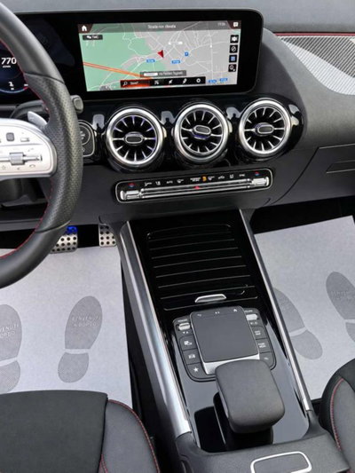 Mercedes-Benz GLA SUV 200 d Automatic Premium (11)