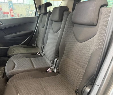 Peugeot 308 SW 1.6 HDi 110CV Ciel Tecno (13)