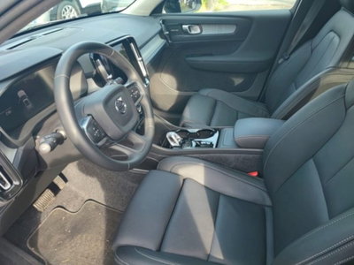 Volvo XC40 B3 automatico Ultimate Dark (11)