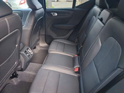 Volvo XC40 B3 automatico Ultimate Dark (12)