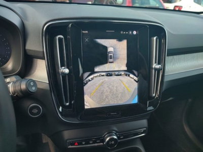 Volvo XC40 B3 automatico Ultimate Dark (13)