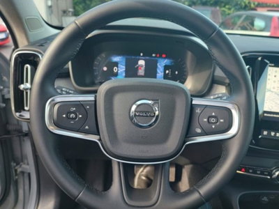 Volvo XC40 B3 automatico Ultimate Dark (17)