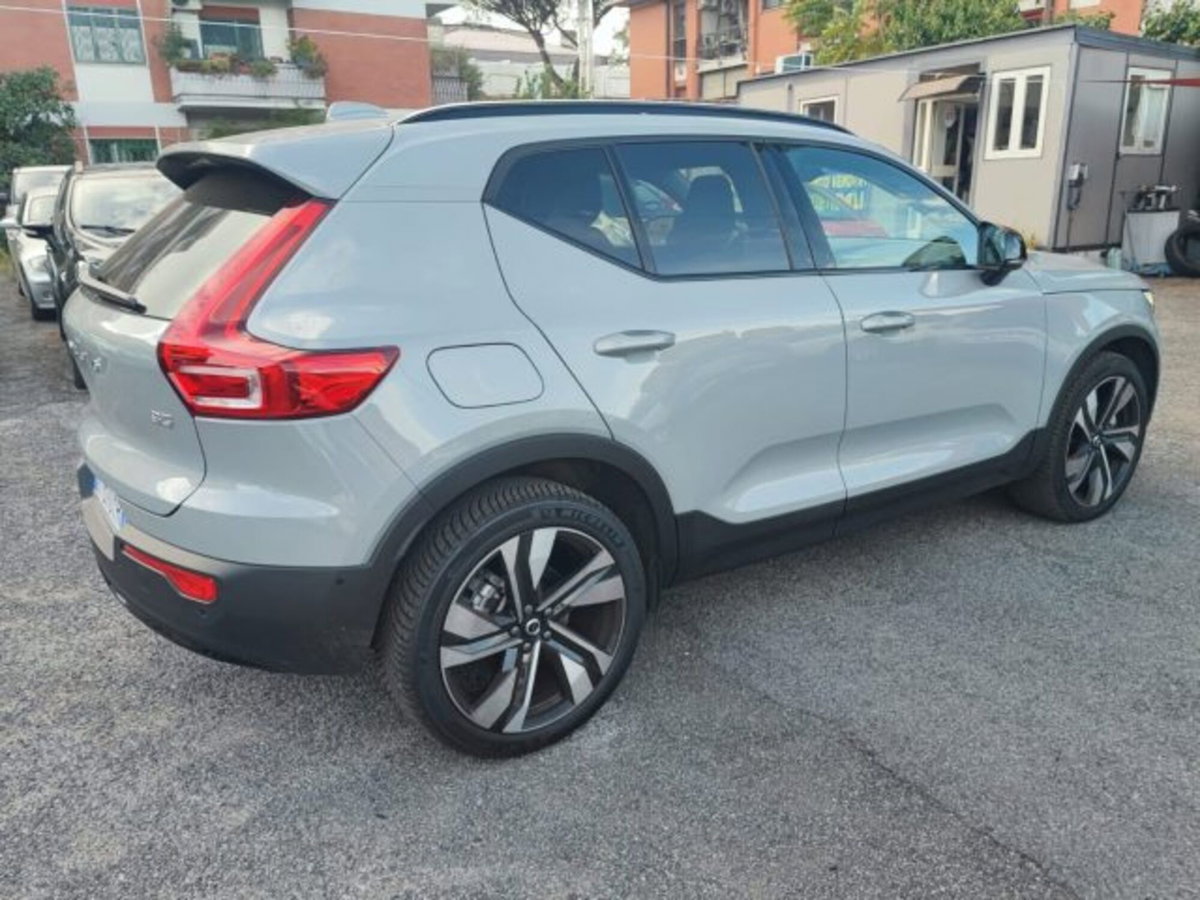Volvo XC40 B3 automatico Ultimate Dark (4)
