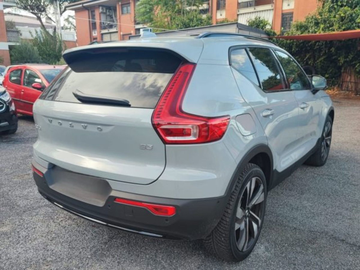 Volvo XC40 B3 automatico Ultimate Dark (5)
