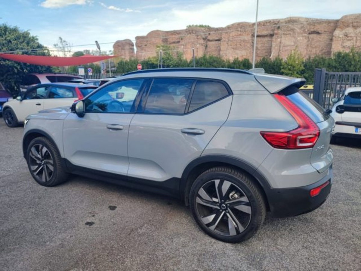 Volvo XC40 B3 automatico Ultimate Dark (8)