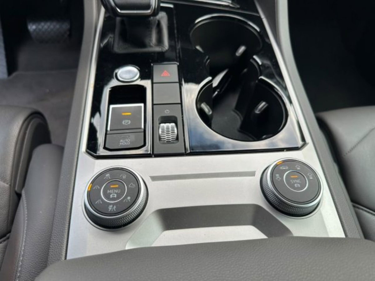 Volkswagen Touareg 3.0 V6 TDI SCR Atmosphere (16)
