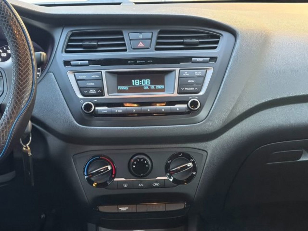 Hyundai i20 1.2 5 porte Classic (11)