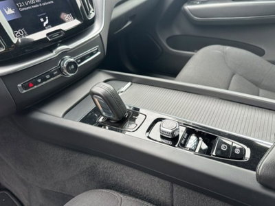 Volvo XC60 B4 (d) AWD Geartronic Momentum N1 (13)