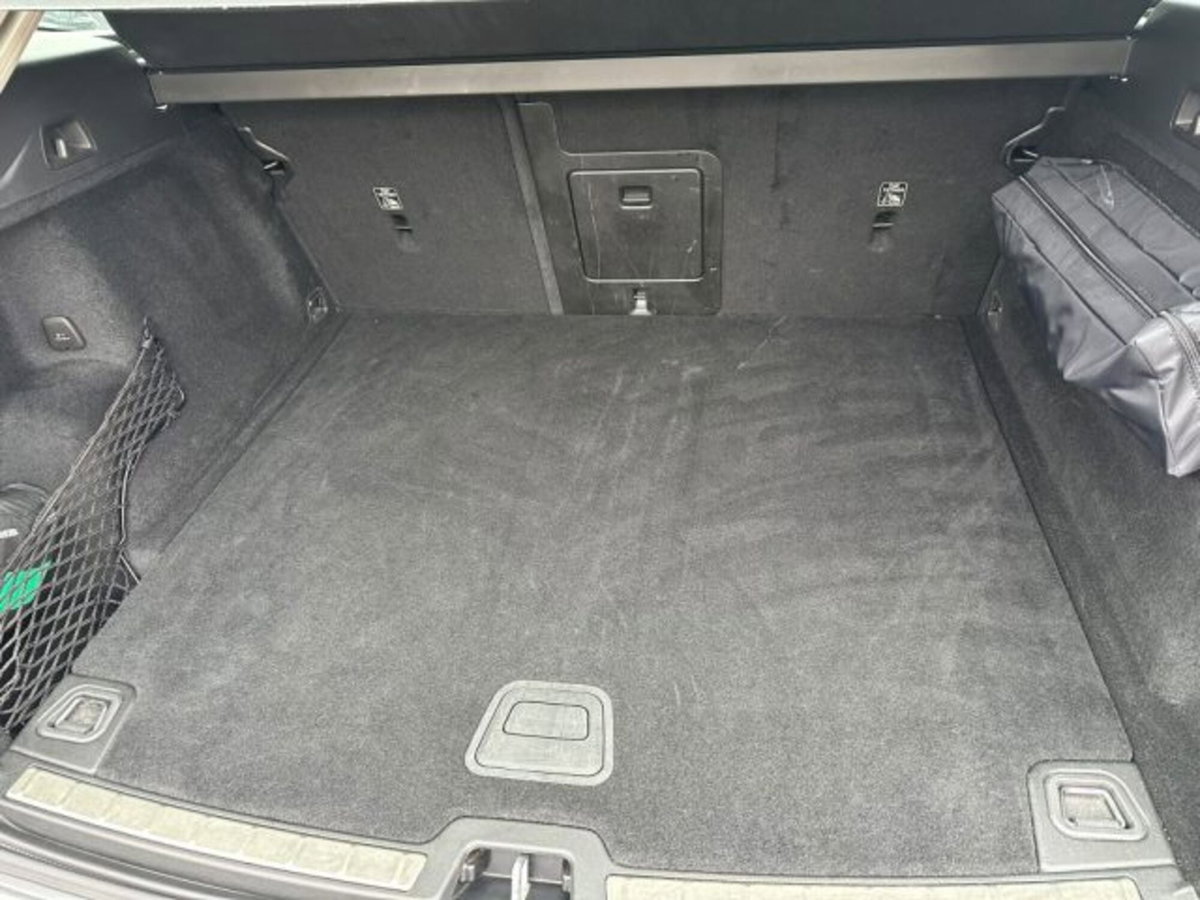 Volvo XC60 B4 (d) AWD Geartronic Momentum N1 (18)
