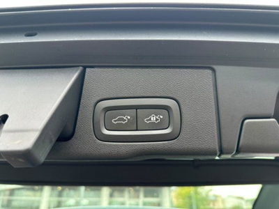 Volvo XC60 B4 (d) AWD Geartronic Momentum N1 (19)
