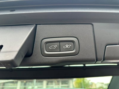 Volvo XC60 B4 (d) AWD Geartronic Momentum N1 (20)