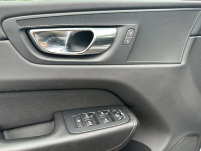 Volvo XC60 B4 (d) AWD Geartronic Momentum N1 (9)