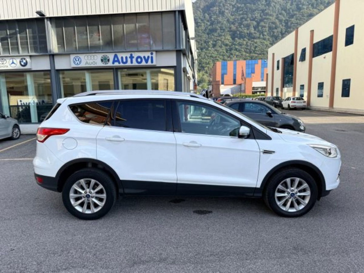 Ford Kuga 2.0 TDCI 150 CV S&S 4WD Titanium X (5)