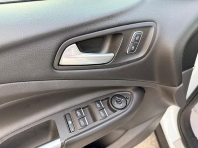 Ford Kuga 2.0 TDCI 150 CV S&S 4WD Titanium X (7)