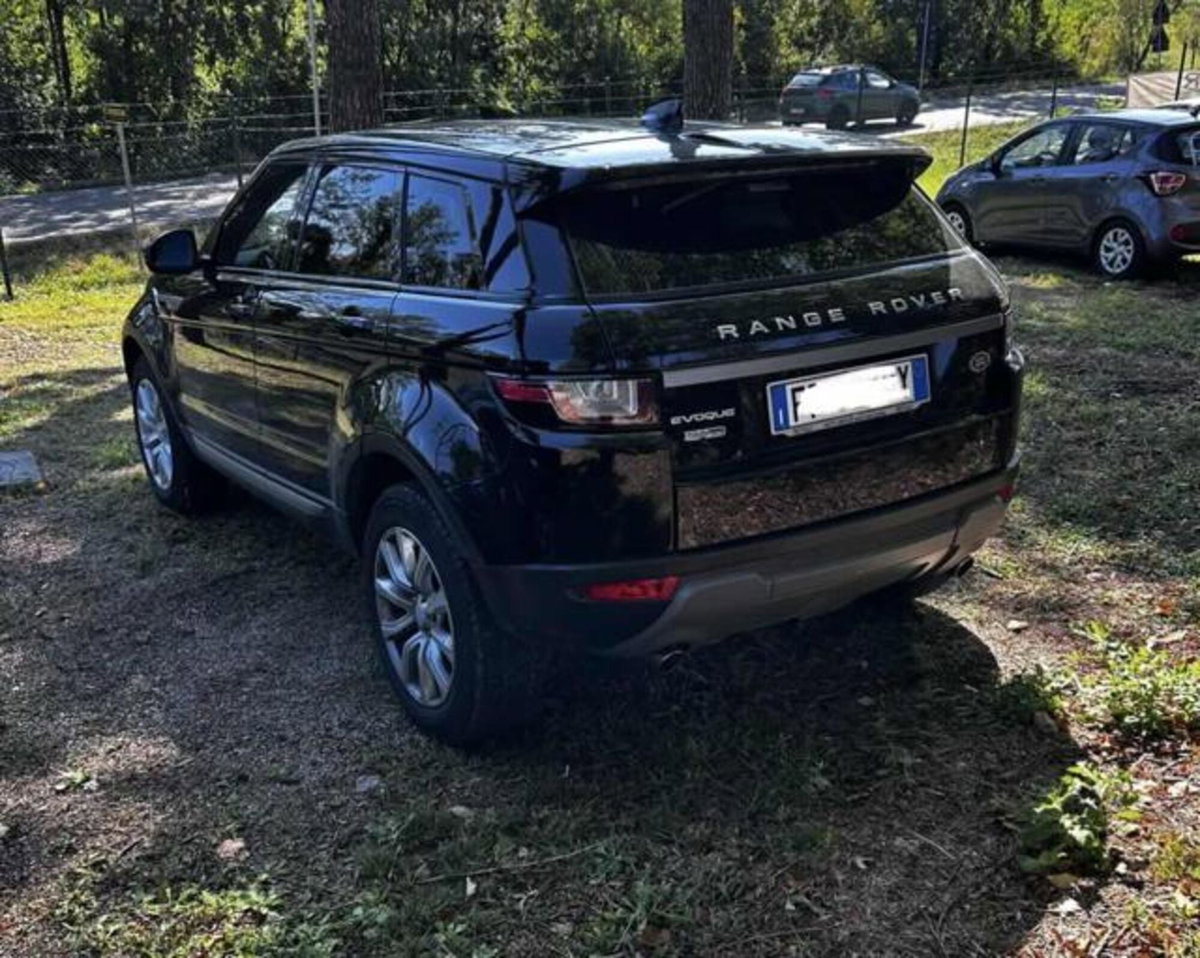 Land Rover Range Rover Evoque 2.0 eD4 5p. Pure (2)
