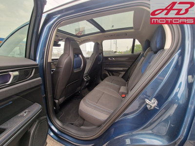 Lynk & Co 01 01 1.5 td phev More auto (11)