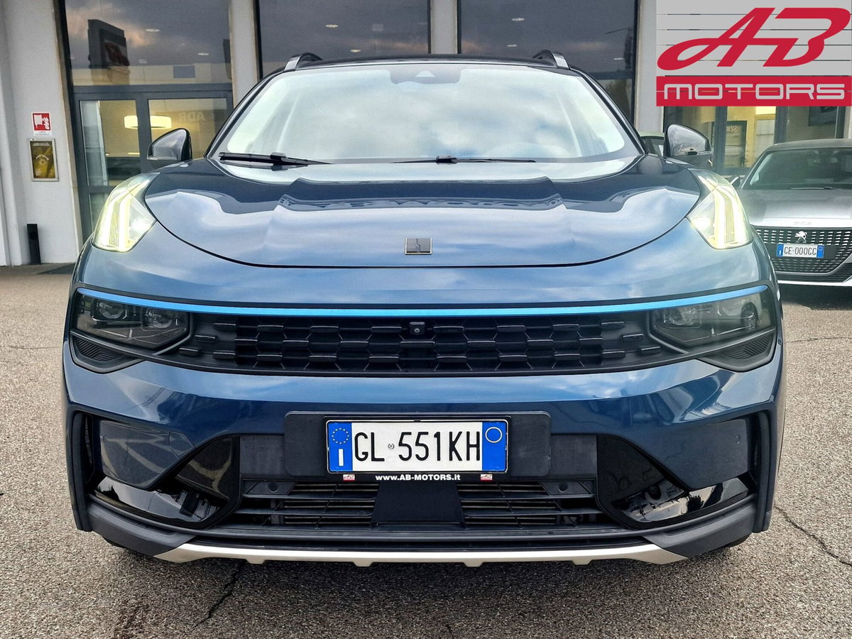 Lynk & Co 01 01 1.5 td phev More auto (2)