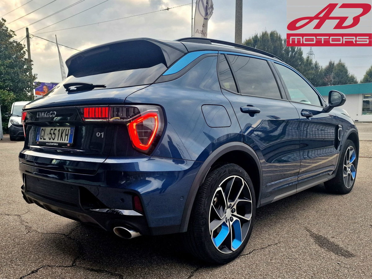 Lynk & Co 01 01 1.5 td phev More auto (5)