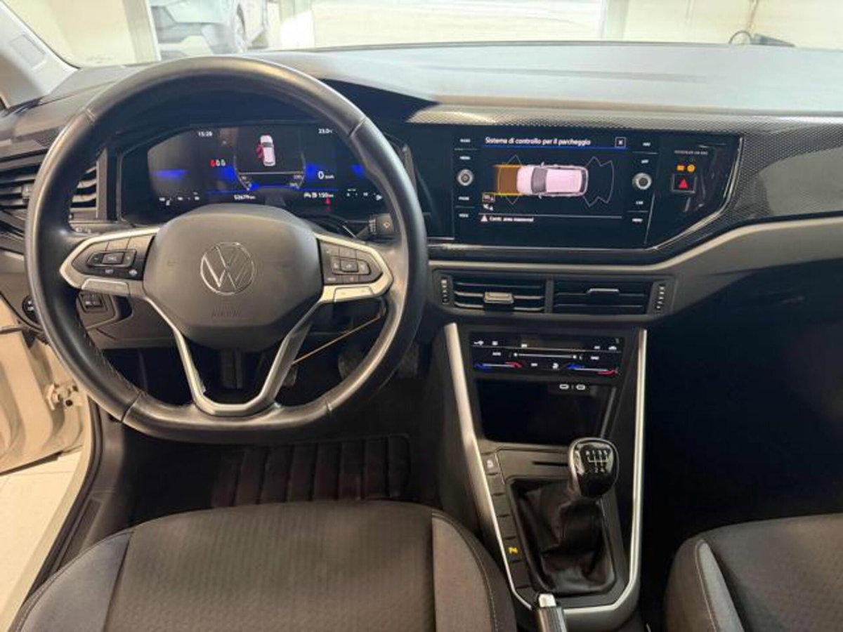 Volkswagen Polo 1.0 Life 80cv (17)