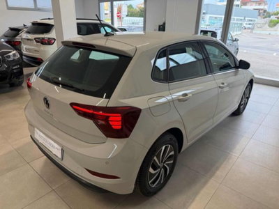 Volkswagen Polo 1.0 Life 80cv (4)