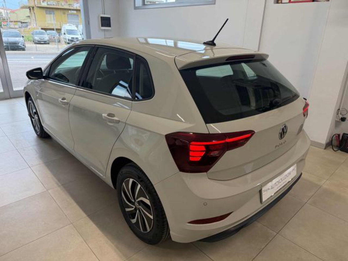 Volkswagen Polo 1.0 Life 80cv (6)