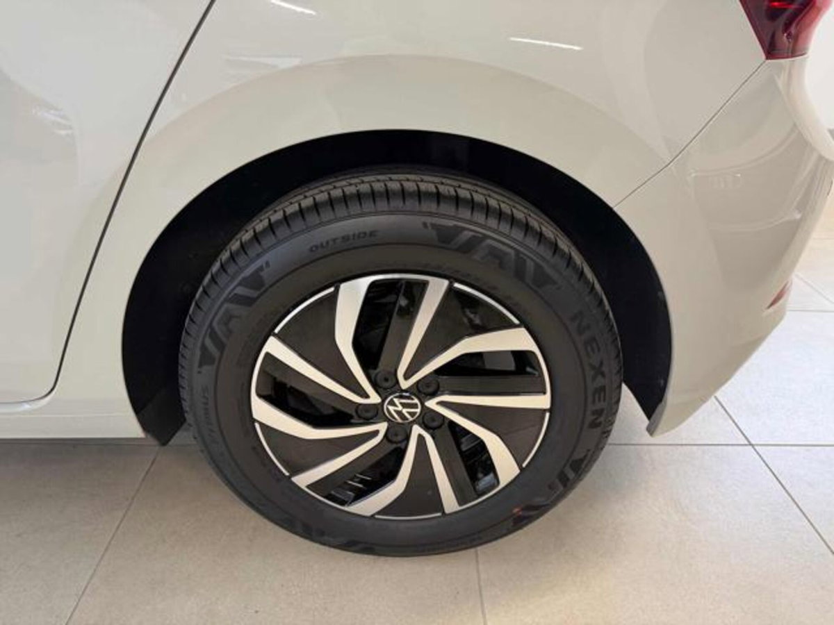Volkswagen Polo 1.0 Life 80cv (8)