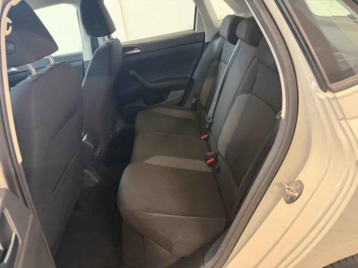 Volkswagen Polo 1.0 Life 80cv (9)