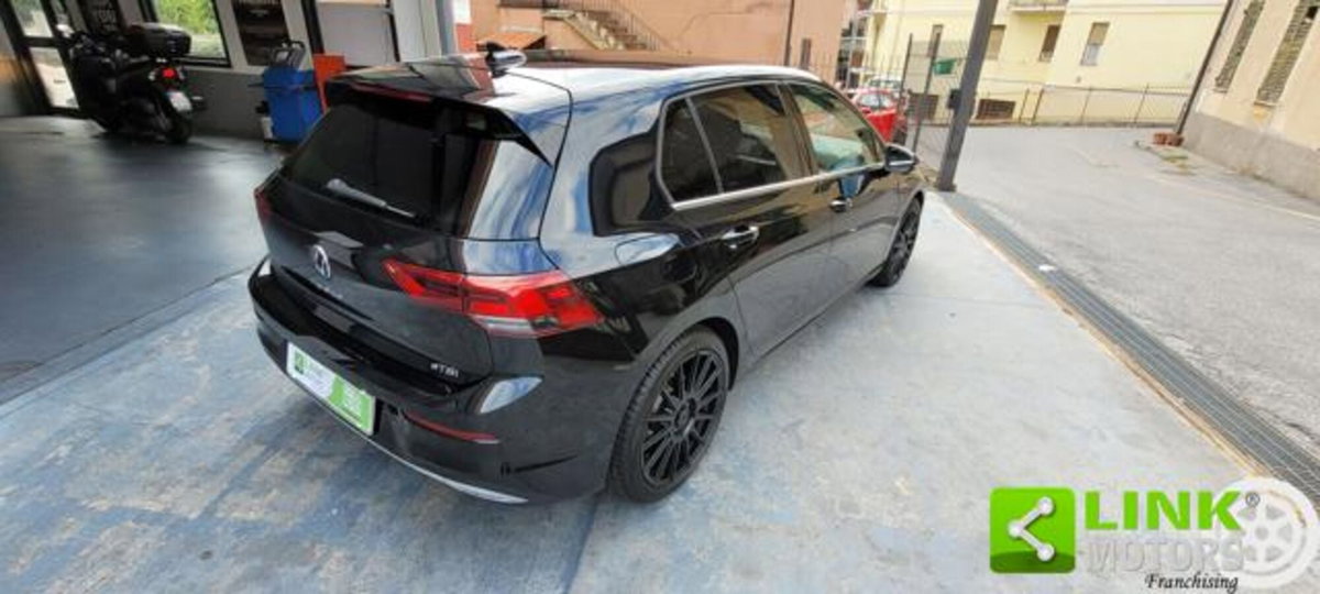 Volkswagen Golf 1.5 etsi Style 150cv dsg (2)
