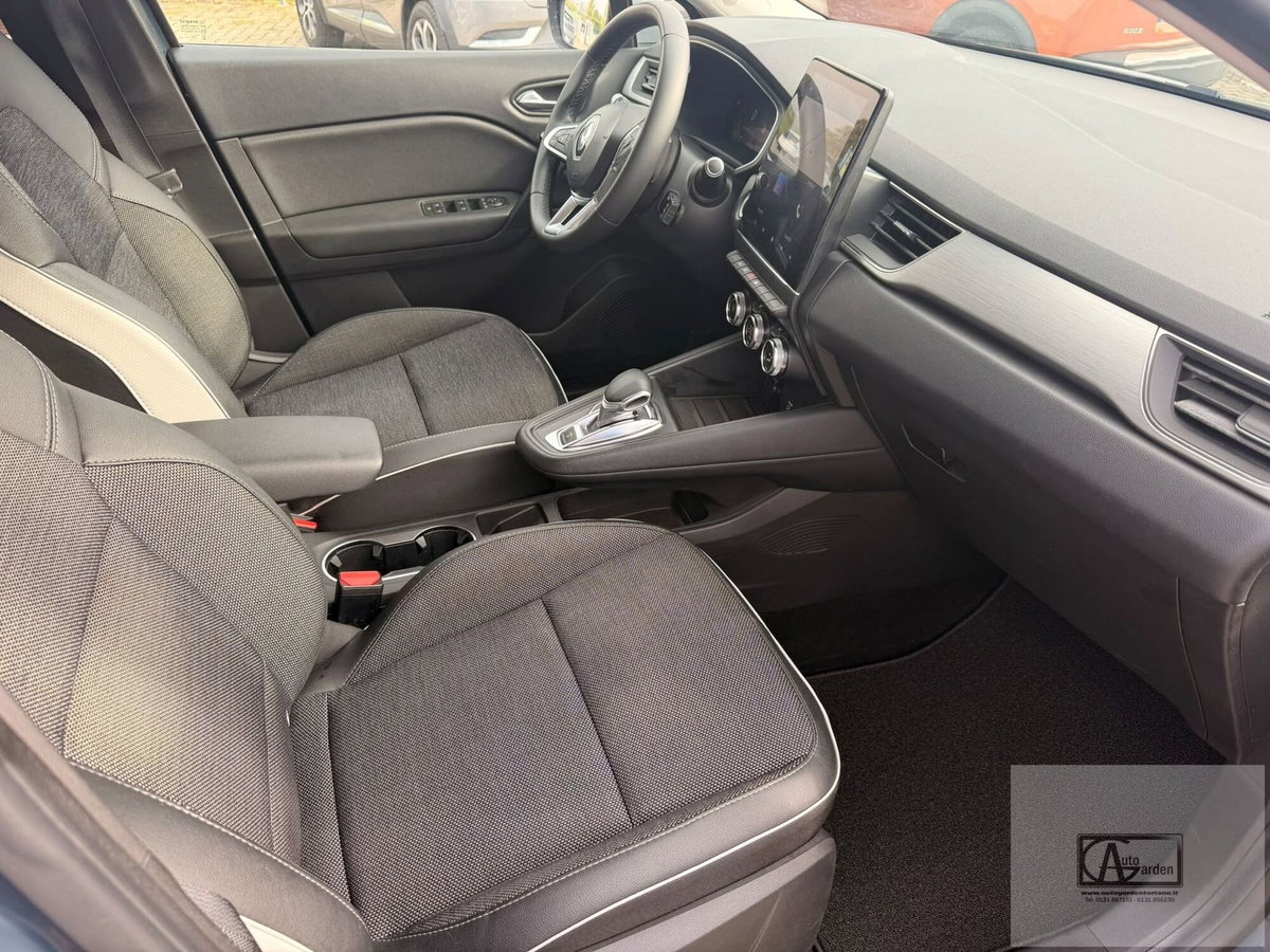 Renault Captur Plug-in Hybrid E-Tech 160 CV Intens (12)