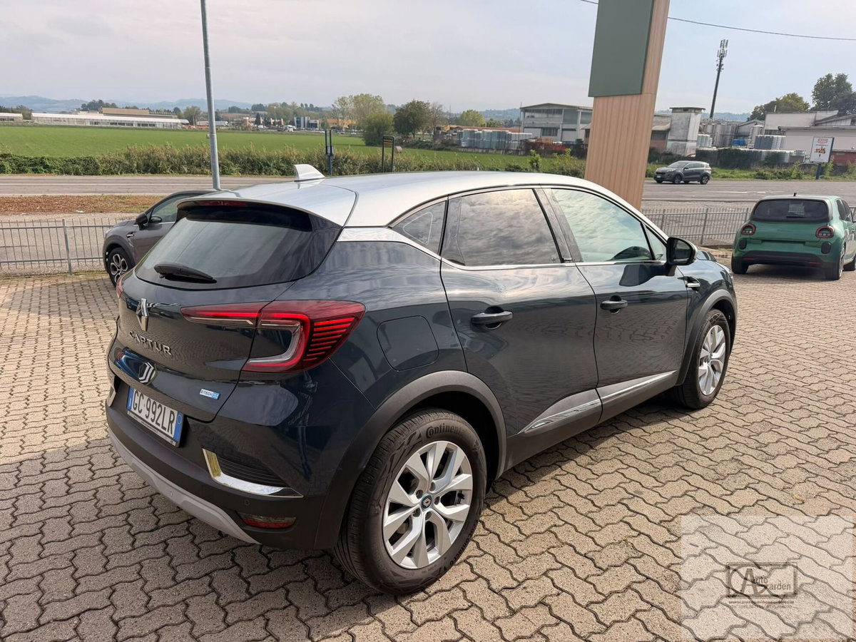 Renault Captur Plug-in Hybrid E-Tech 160 CV Intens (5)