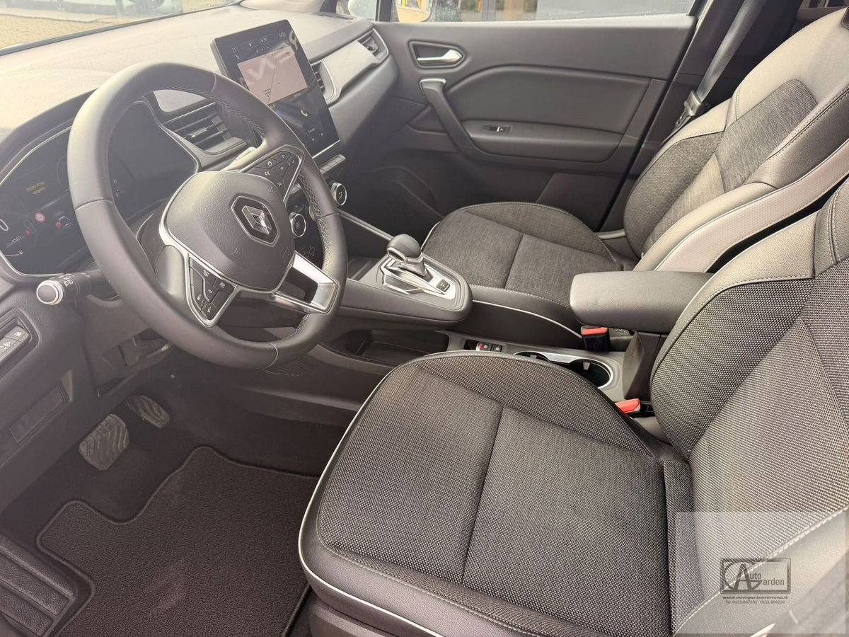 Renault Captur Plug-in Hybrid E-Tech 160 CV Intens (6)