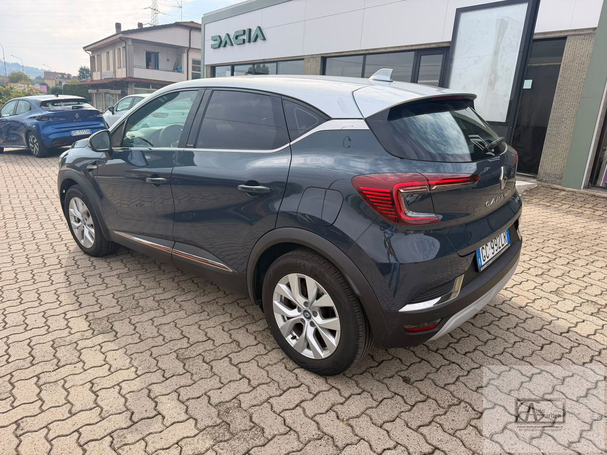 Renault Captur Plug-in Hybrid E-Tech 160 CV Intens (7)