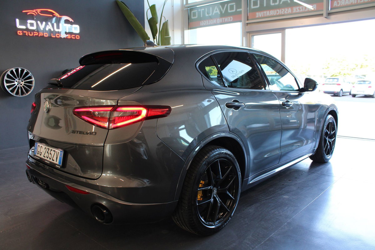 Alfa Romeo Stelvio 2.2 t Veloce Q4 210cv auto (4)