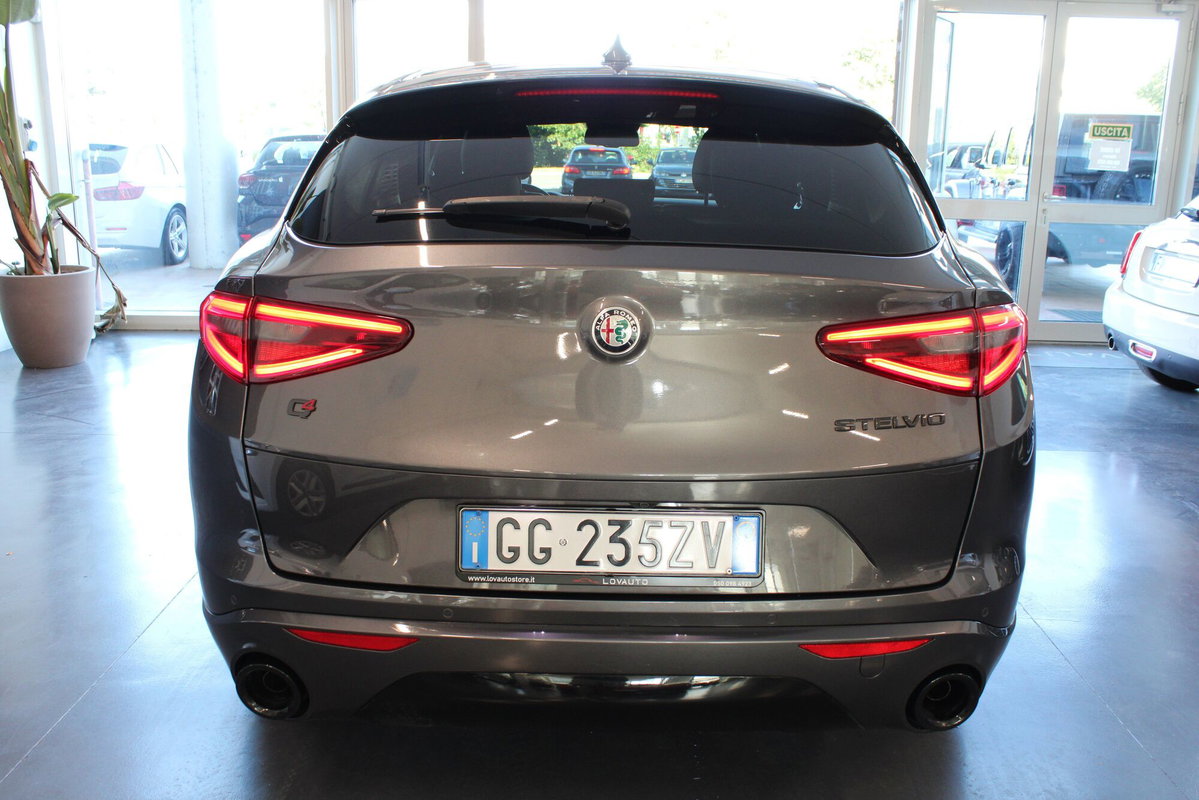 Alfa Romeo Stelvio 2.2 t Veloce Q4 210cv auto (5)