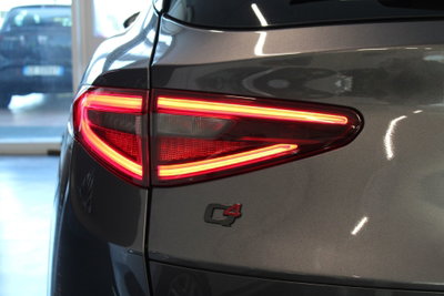 Alfa Romeo Stelvio 2.2 t Veloce Q4 210cv auto (6)