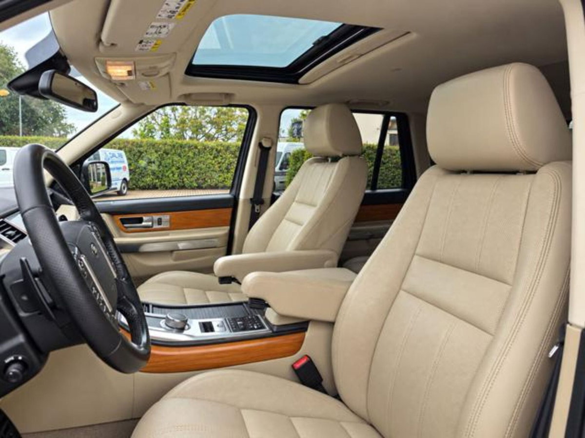 Land Rover Range Rover Sport 3.0 SDV6 HSE (10)