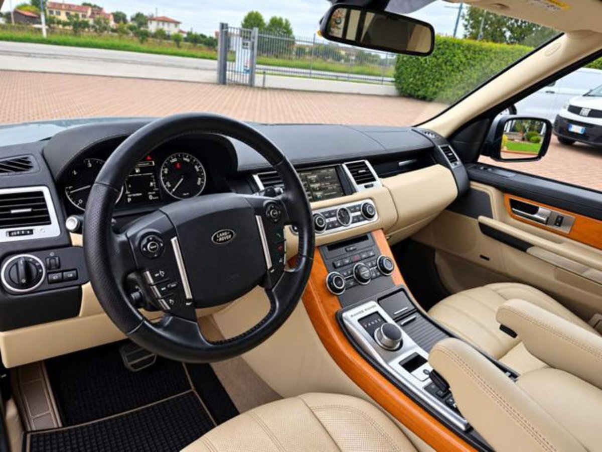 Land Rover Range Rover Sport 3.0 SDV6 HSE (9)