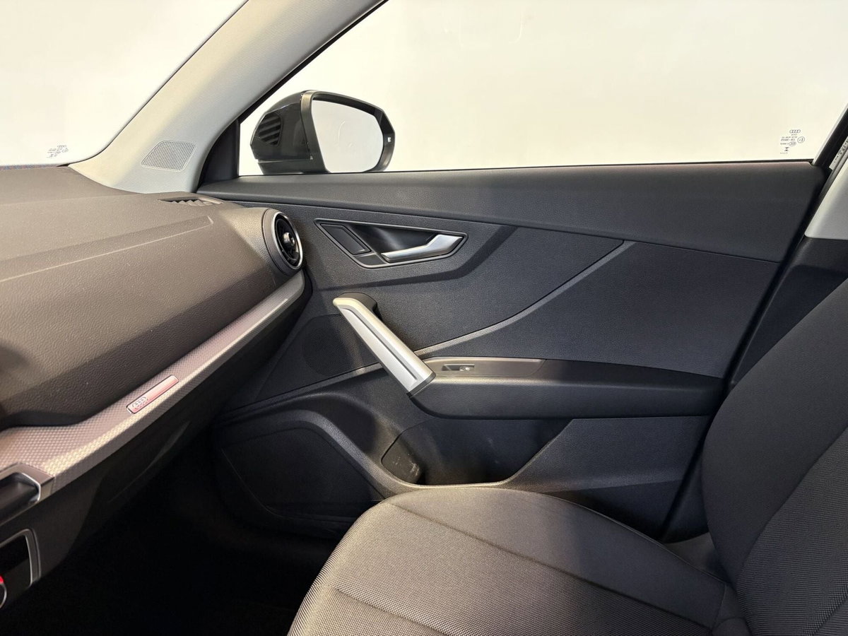 Audi Q2 Q2 30 TFSI Business (17)