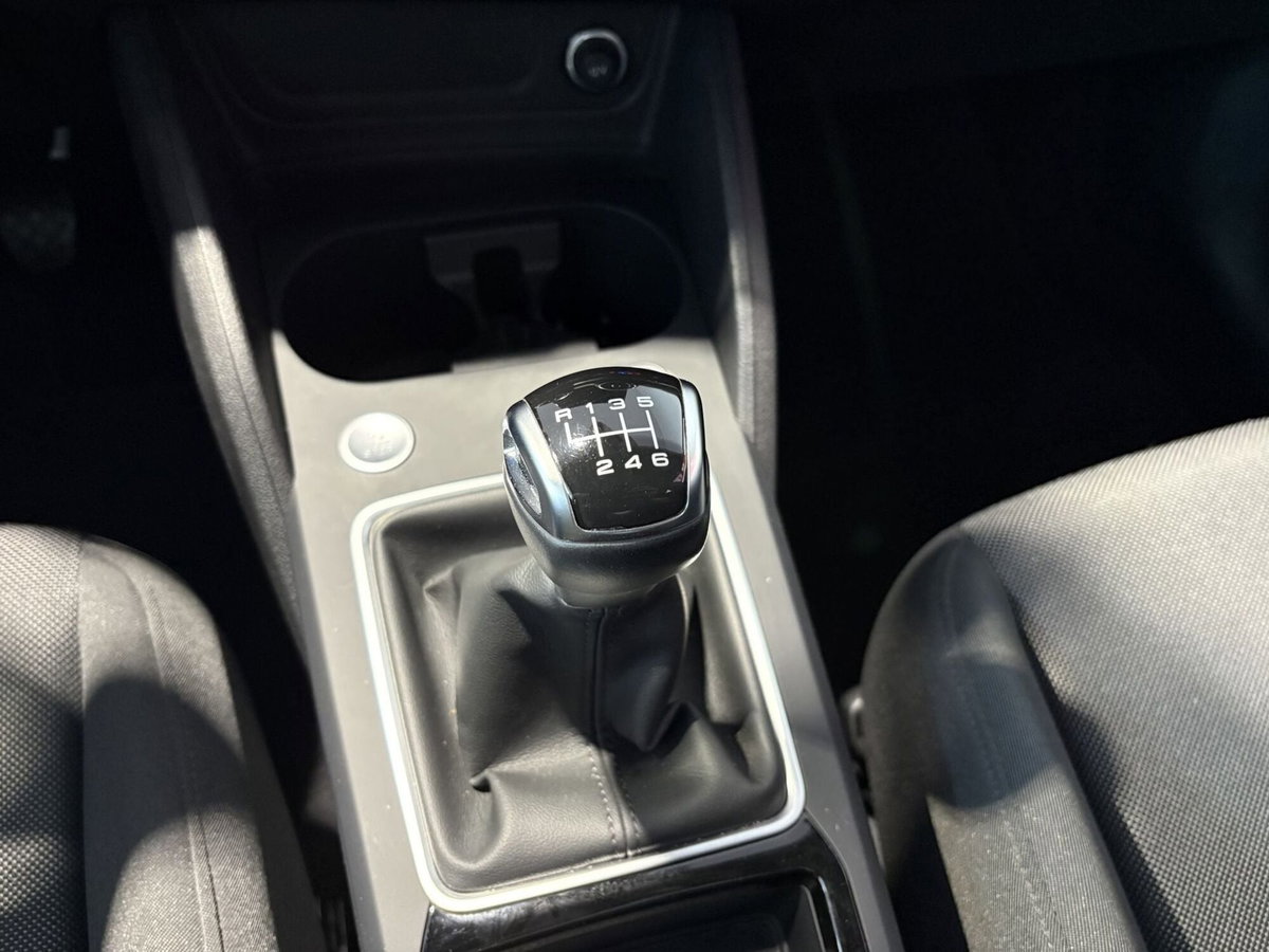 Audi Q2 Q2 30 TFSI Business (20)