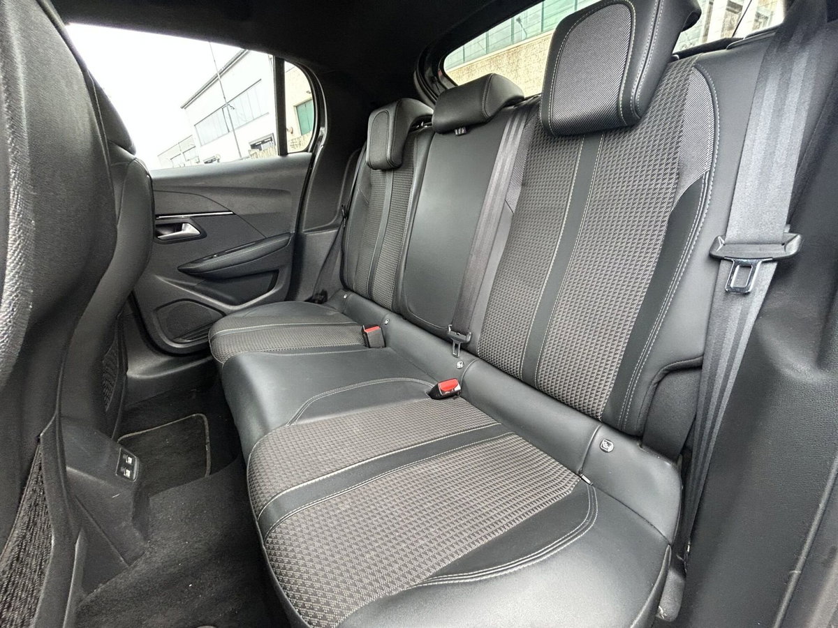 Peugeot 208 PureTech 100 Stop&Start 5 porte GT Line (13)