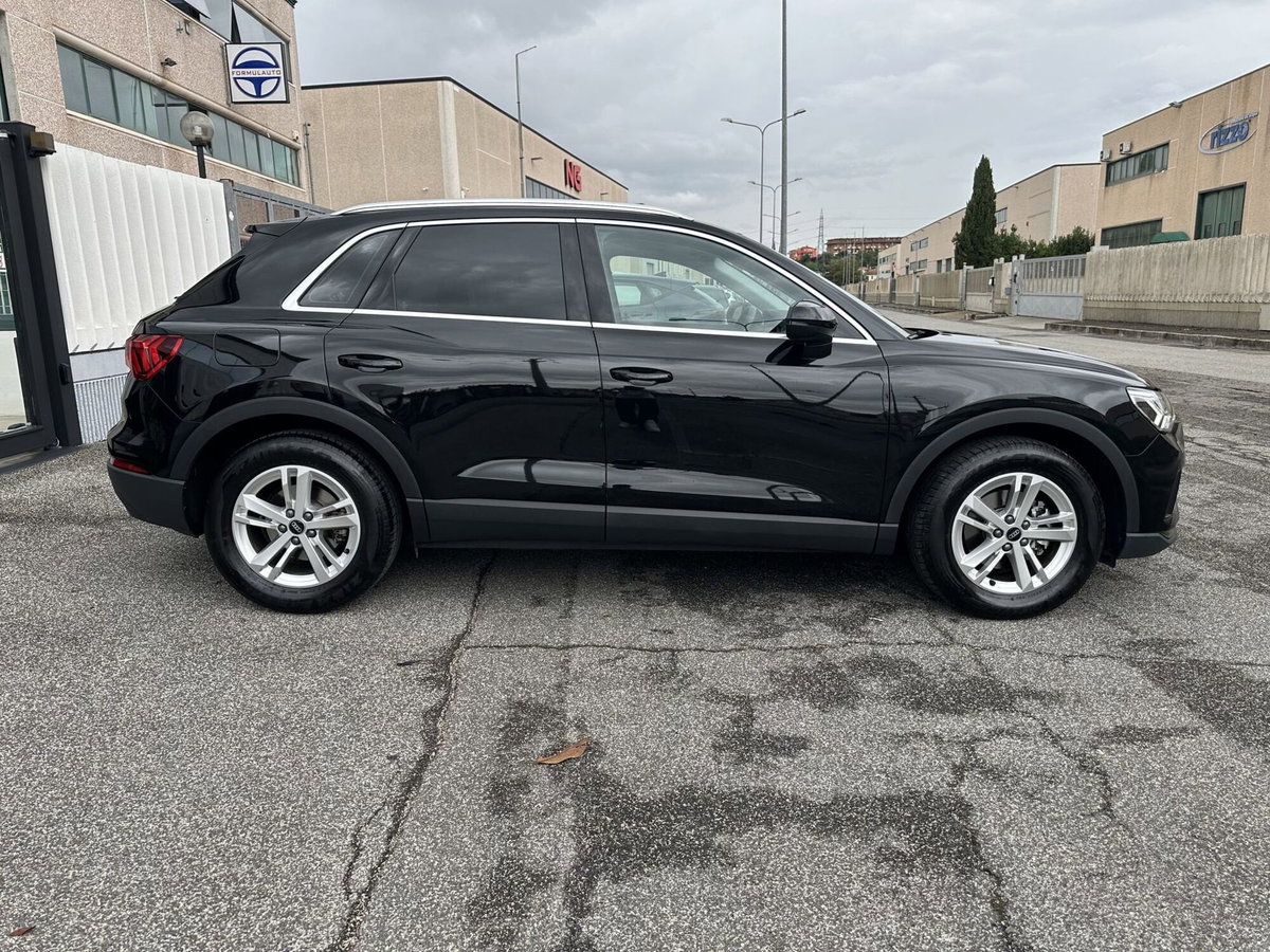 Audi Q3 35 2.0 tdi Business Advanced s-tronic (11)