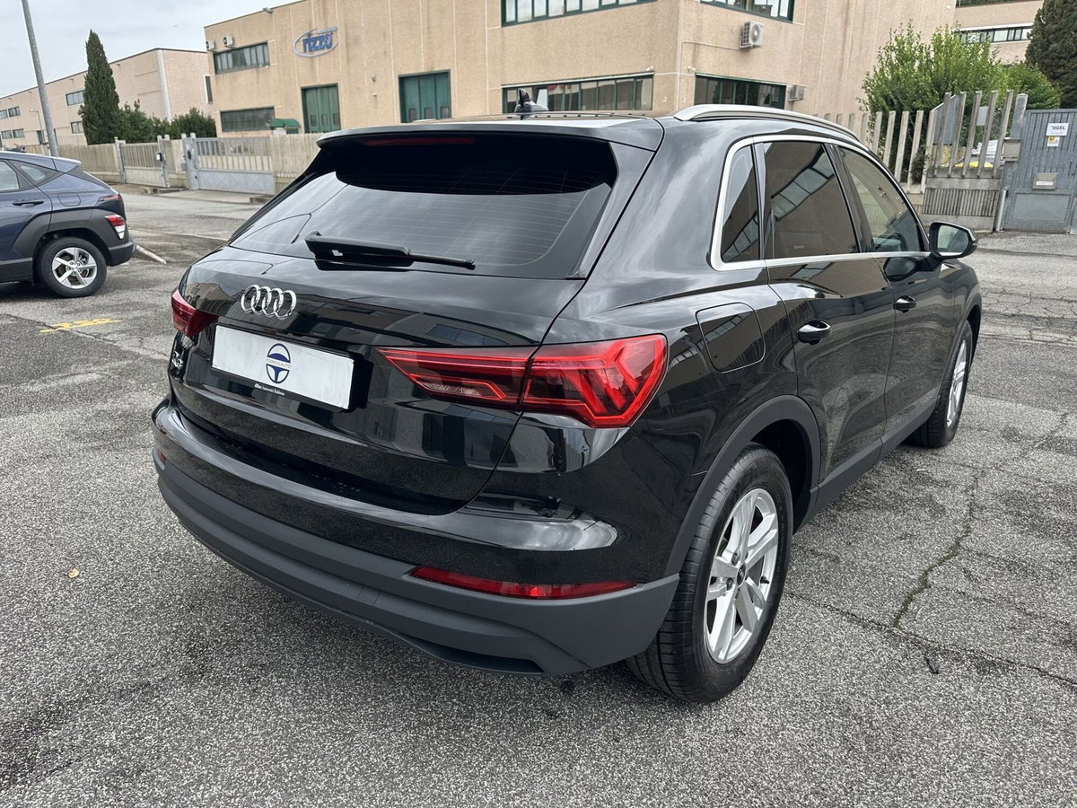 Audi Q3 35 2.0 tdi Business Advanced s-tronic (4)