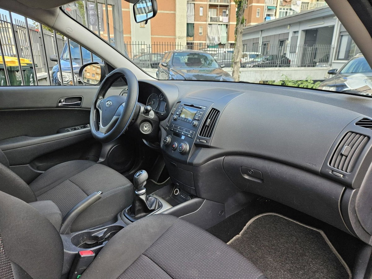 Hyundai i30 1.4 BlueDrive GPL Comfort (10)