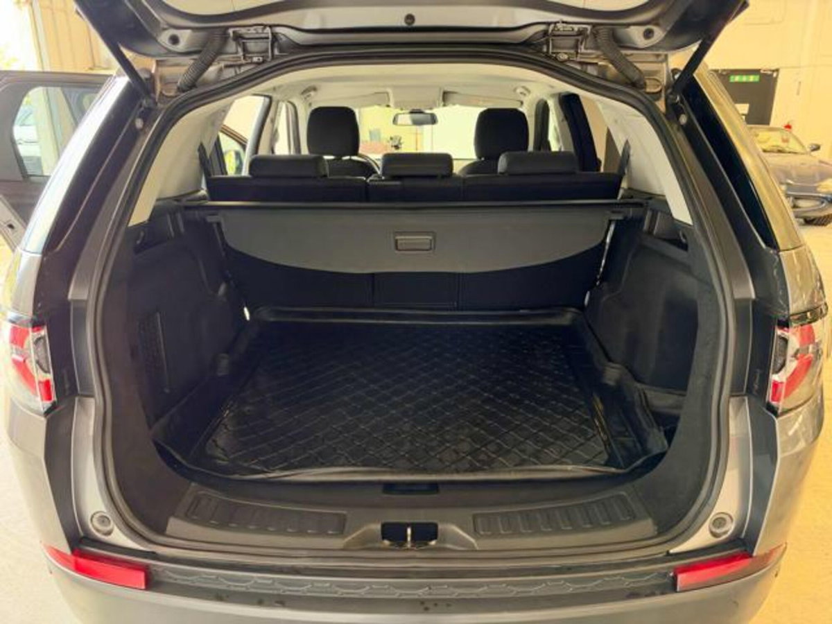 Land Rover Discovery Sport 2.0 TD4 150 CV Pure (11)