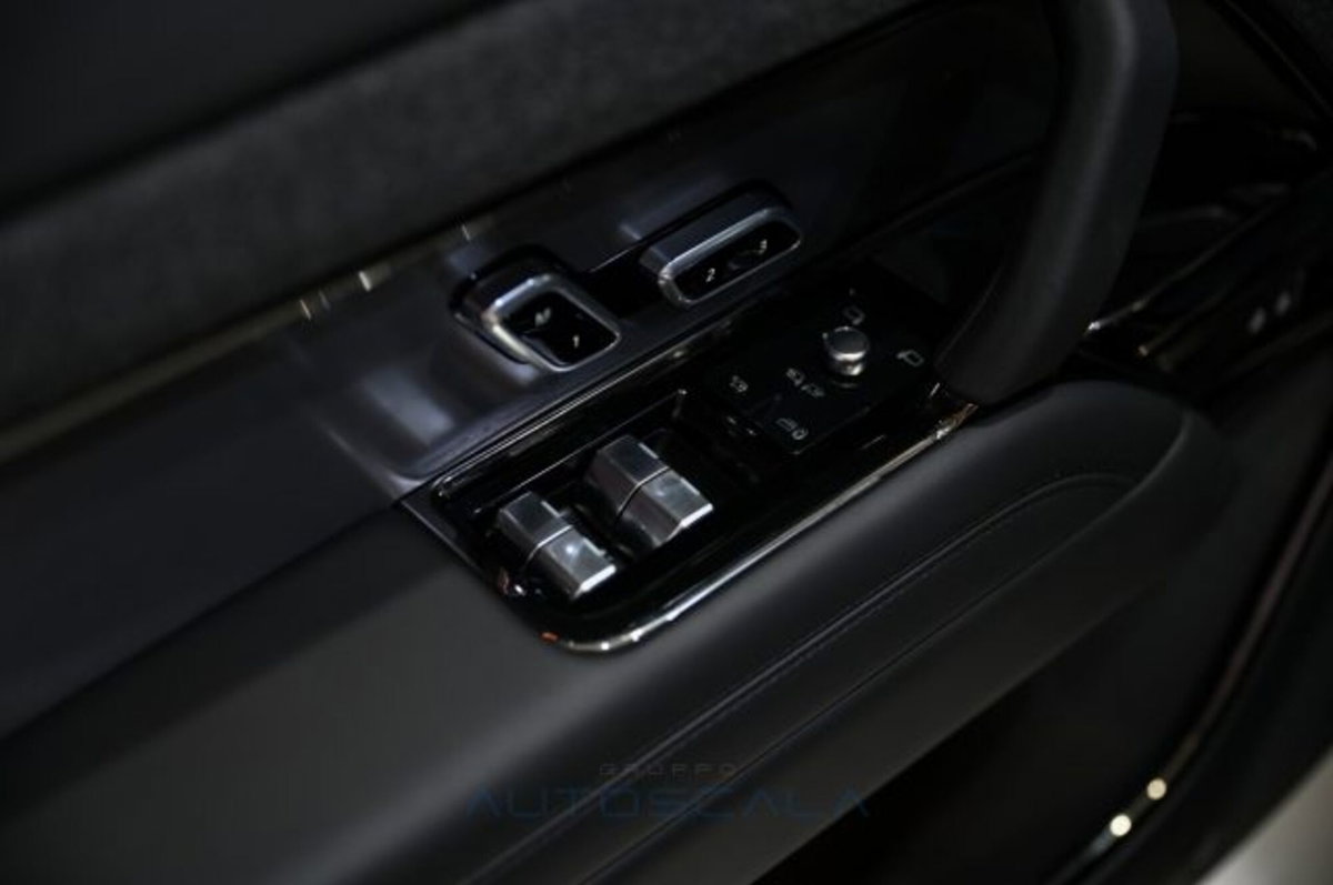 Land Rover Range Rover Sport 3.0D l6 249 CV HSE Dynamic Stealth (10)