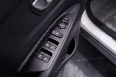 Kia Stonic 1.0 t-gdi mhev Style (10)