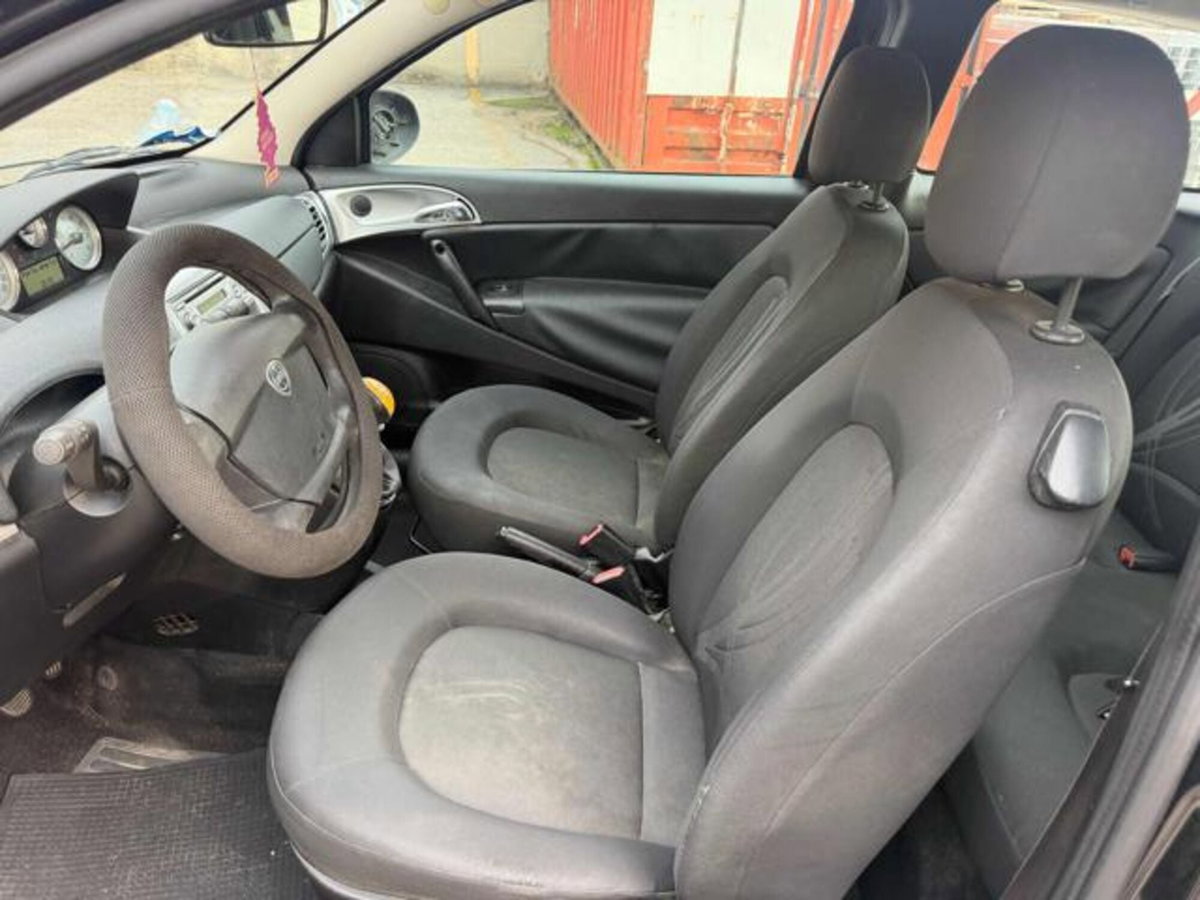 Lancia Ypsilon 1.2 69 CV Platinum (11)